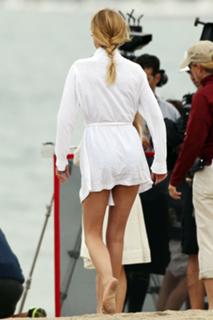 Emily VanCamp feet photo thumbnail