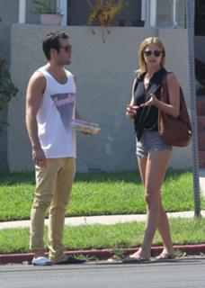 Emily VanCamp feet photo thumbnail