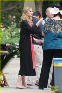 Emily VanCamp feet photo thumbnail