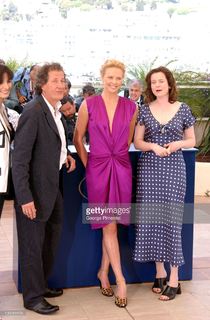 Emily Watson feet photo thumbnail