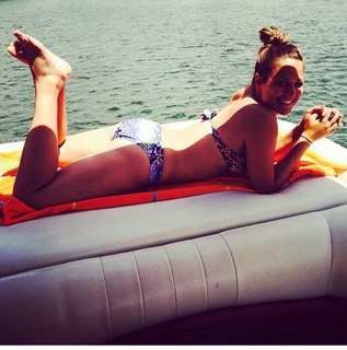 Emily Wears feet photo 2
