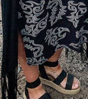 Emily Wears feet photo 8