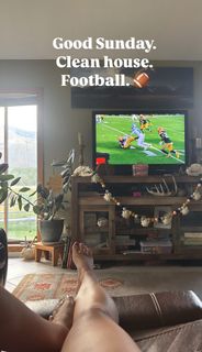 Emily Wears feet photo 4