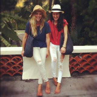 Emily Wickersham feet photo thumbnail
