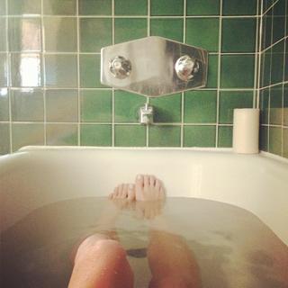 Emily Wickersham feet photo thumbnail