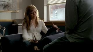 Emily Wickersham feet photo thumbnail