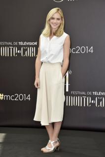 Emily Wickersham feet photo thumbnail
