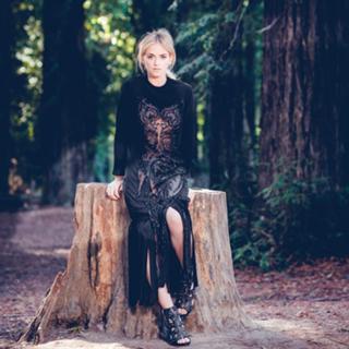 Emily Wickersham feet photo thumbnail