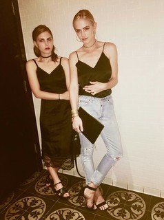 Emily Wickersham feet photo thumbnail