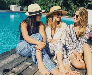 Emily Wickersham feet photo thumbnail