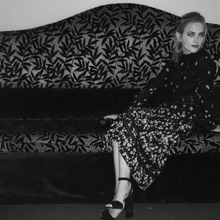 Emily Wickersham feet photo thumbnail
