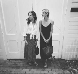 Emily Wickersham feet photo thumbnail