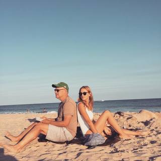 Emily Wickersham feet photo thumbnail