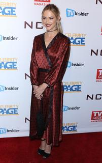 Emily Wickersham feet photo thumbnail