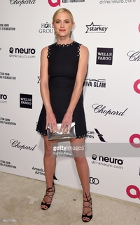 Emily Wickersham feet photo thumbnail