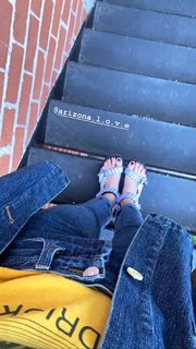 Emily Wickersham feet photo thumbnail