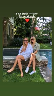 Emily Wickersham feet photo thumbnail