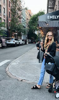 Emily Wickersham feet photo thumbnail