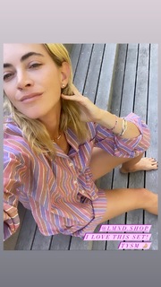 Emily Wickersham feet photo thumbnail