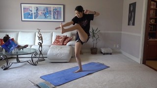 Emily Xuechun Zhang feet photo thumbnail