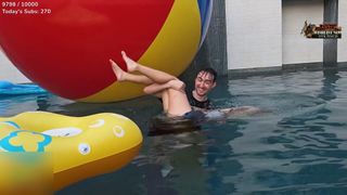 Emily Xuechun Zhang feet photo thumbnail