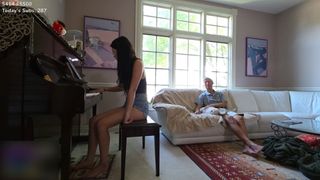 Emily Xuechun Zhang feet photo 14