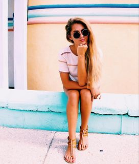 Emily Zeck feet photo 1