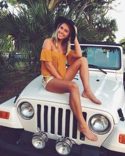 Emily Zeck feet photo 18