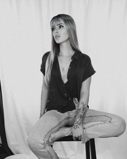 Emily Zeck feet photo 20