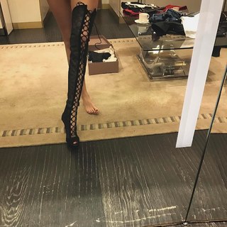 Emina Jahović feet photo 11