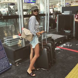 Emina Jahović feet photo 10
