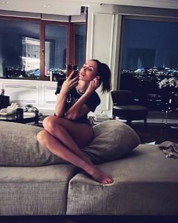 Emina Jahović feet photo 4