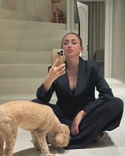 Emina Jahović feet photo 3
