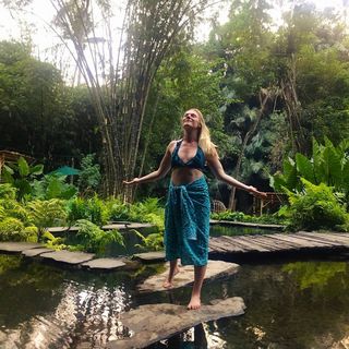 Emma Bell feet photo 2