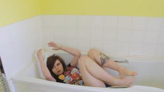 Emma Blackery feet photo thumbnail