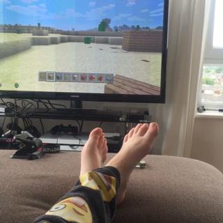Emma Blackery feet photo thumbnail