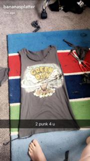 Emma Blackery feet photo thumbnail