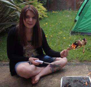 Emma Blackery feet photo thumbnail