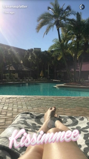Emma Blackery feet photo thumbnail