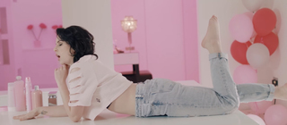 Emma Blackery feet photo thumbnail