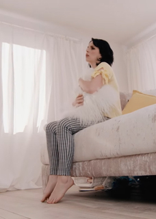 Emma Blackery feet photo thumbnail