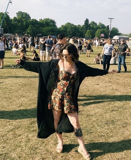 Emma Blackery feet photo thumbnail