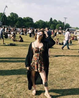 Emma Blackery feet photo thumbnail