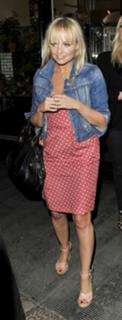 Emma Bunton feet photo thumbnail