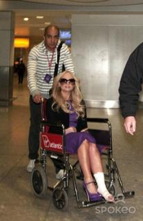 Emma Bunton feet photo thumbnail