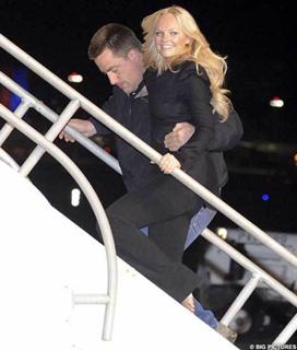 Emma Bunton feet photo thumbnail