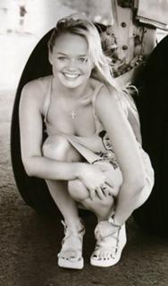 Emma Bunton feet photo thumbnail