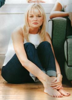 Emma Bunton feet photo thumbnail