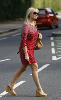 Emma Bunton feet photo thumbnail