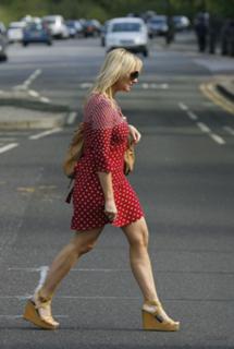 Emma Bunton feet photo thumbnail